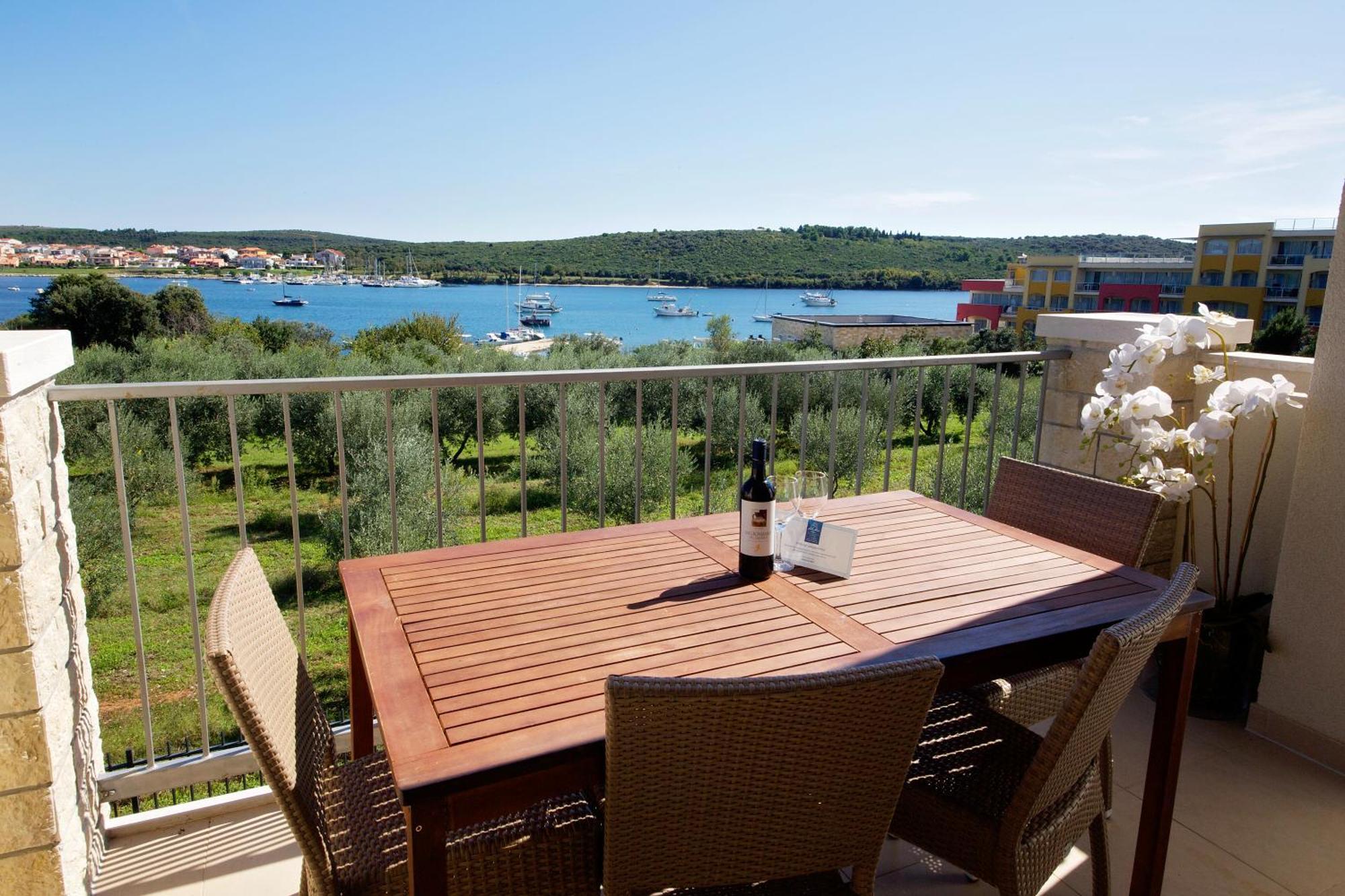 Residence Superior Del Mar Баньоле Екстериор снимка