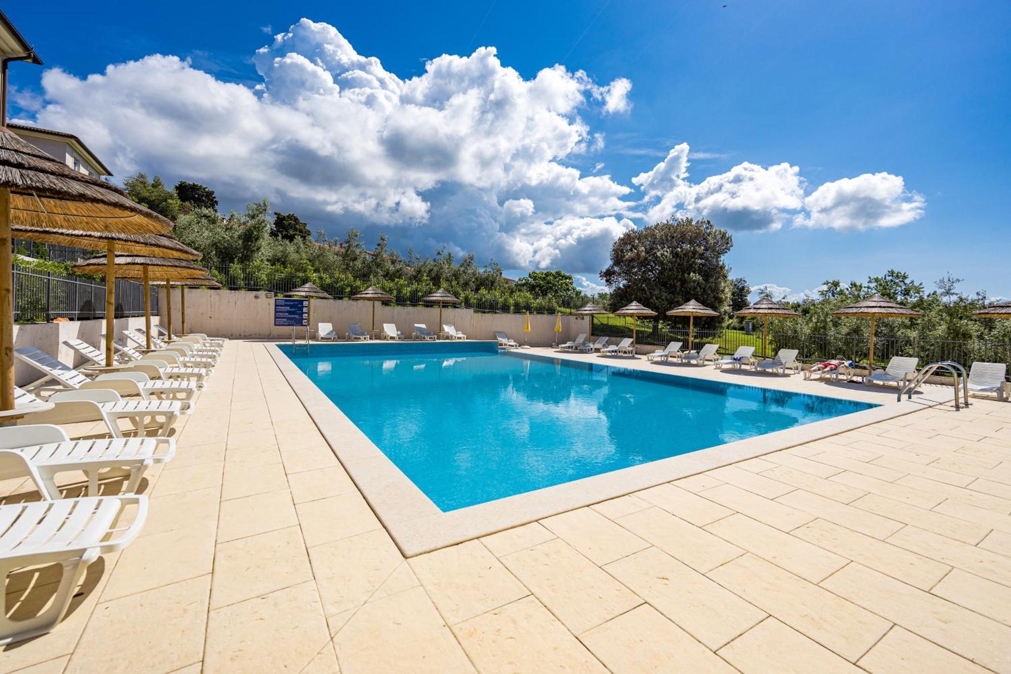 Residence Superior Del Mar Баньоле Екстериор снимка